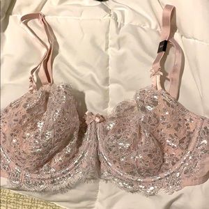 Victoria’s Secret 36 D Bra push-up without padding